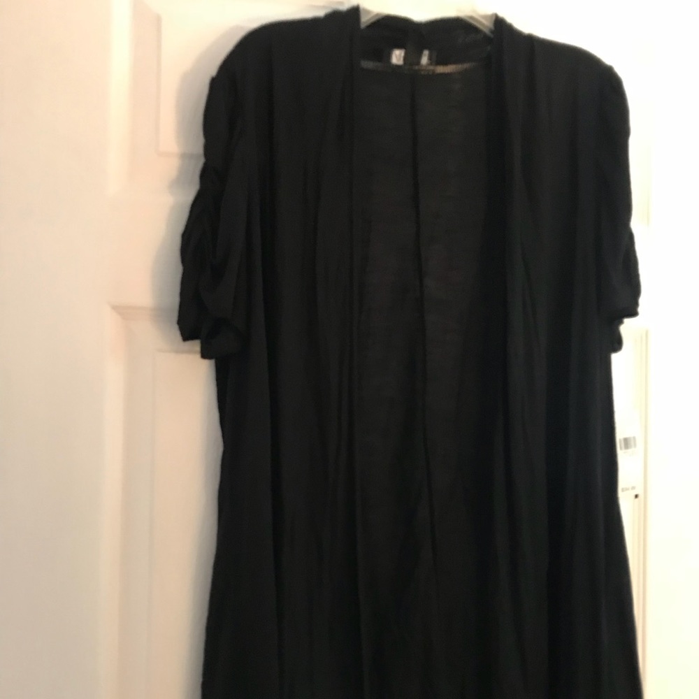 Cute short sleeved cardigan! NWT!!